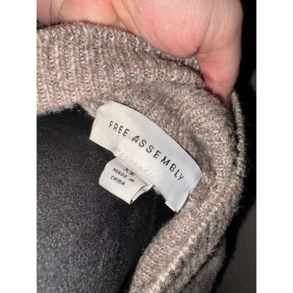 Free Assembly Taupe Fair Isle Turtleneck Sweater XS - Picture 3 of 5